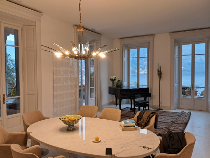 Restauro finestra con antescuri interni in Villa d'epoca sul lago di Como